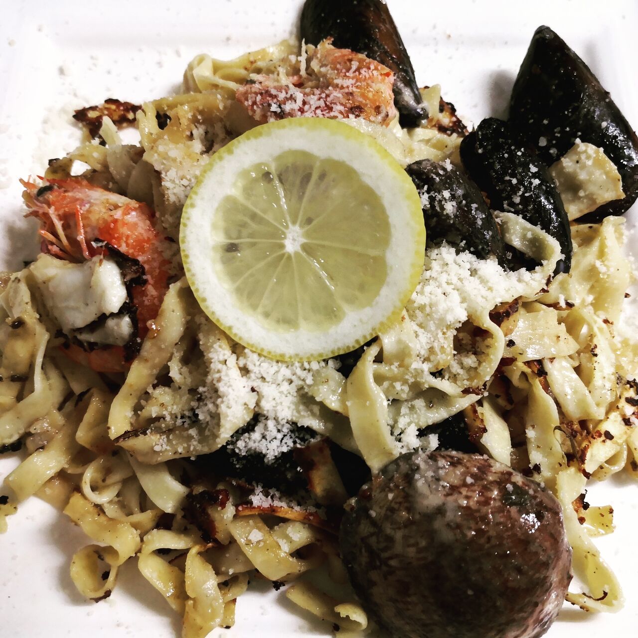Tagliatelles aux fruits de mer flambées au pastis
