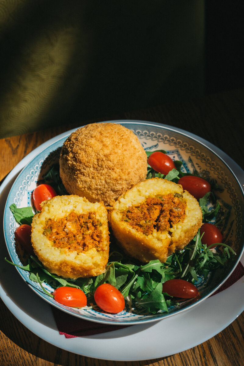 Arancina siciliana con ragu