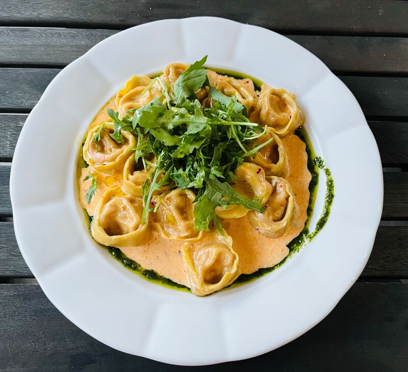 Tortellini Salsiccia e Nduja Calabrese picante s omáčkou z mascarpone a bílého vína 
