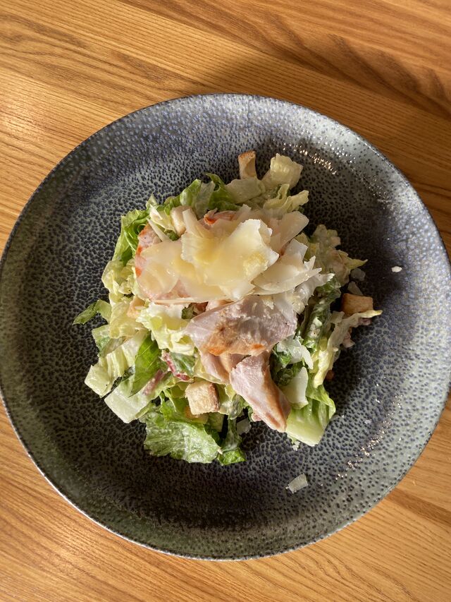 Salát Caesar s kuřecím masem