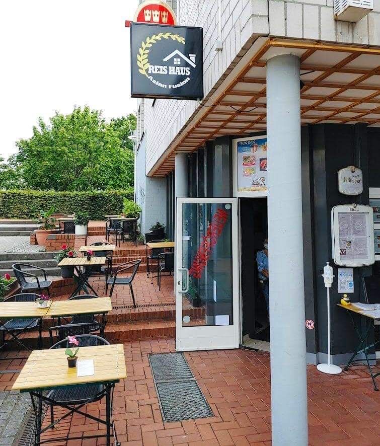 Genießen Sie die schöne Sonne auf unsere Terrasse 