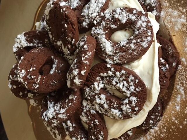 Gâteau de Mathilda ( biscuits chocolat crème montée)