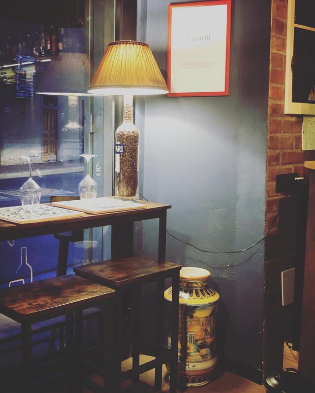 il nostro tavolo in vetrina