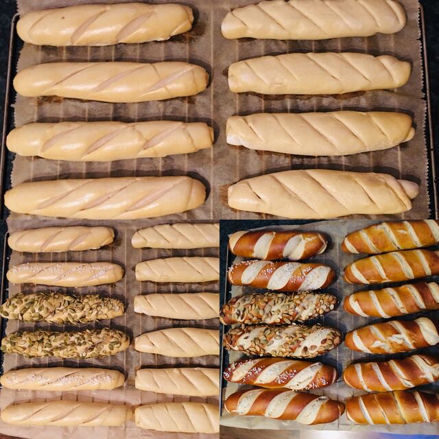 Unsere Laugenstangen werden täglich frisch hergestellt und gebacken 