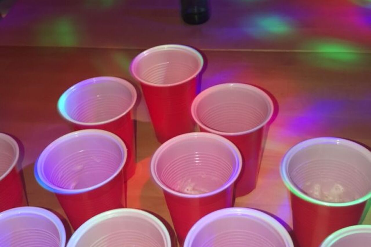 SERATA BEER PONG ALOHA 🍺🏄🏼‍♀️🌴🎾🌊🍻