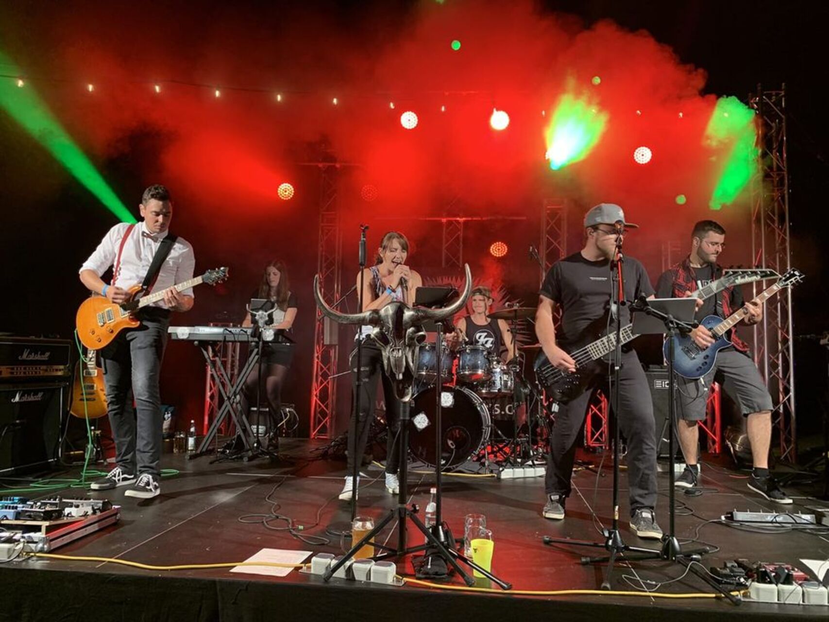 Goaßmass-Party mit The Critics