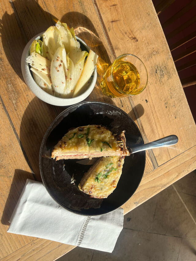 Croque au Maroilles AOP & Salade d'endivettes