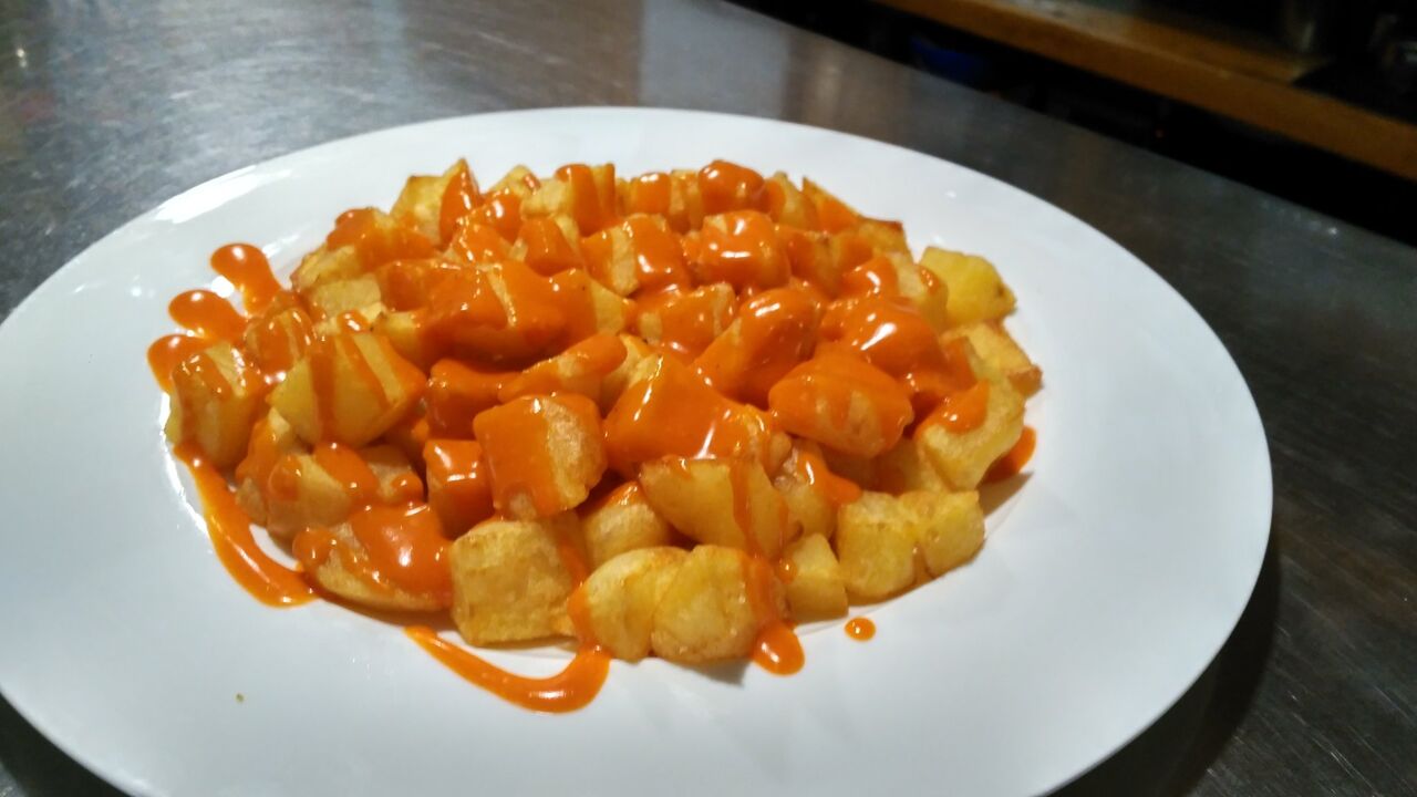 Patatas bravas