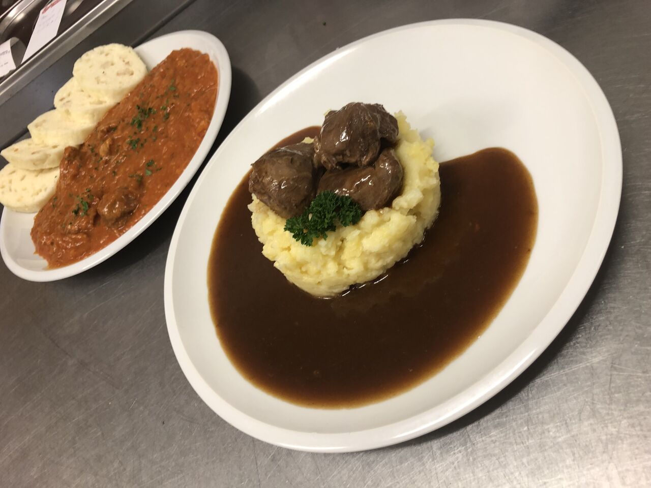 Každý víkend pre Vás chystáme víkendové menicka za zvýhodnenú cenu!! :)