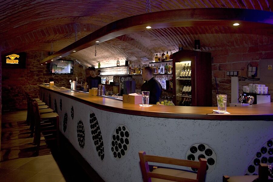 Hlavní Bar