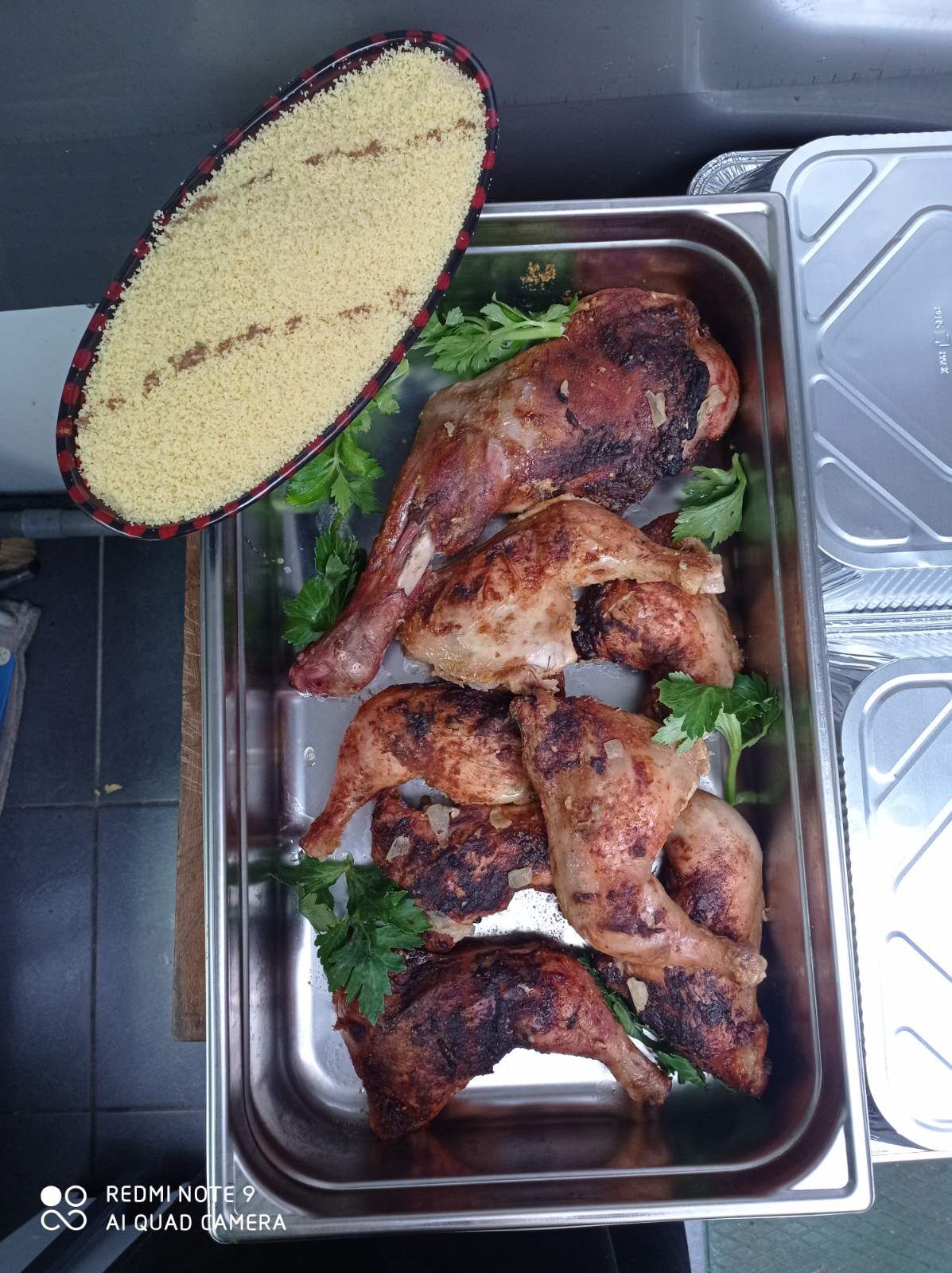Poulet et Méchoui (demi épaule d'agneau rôti)