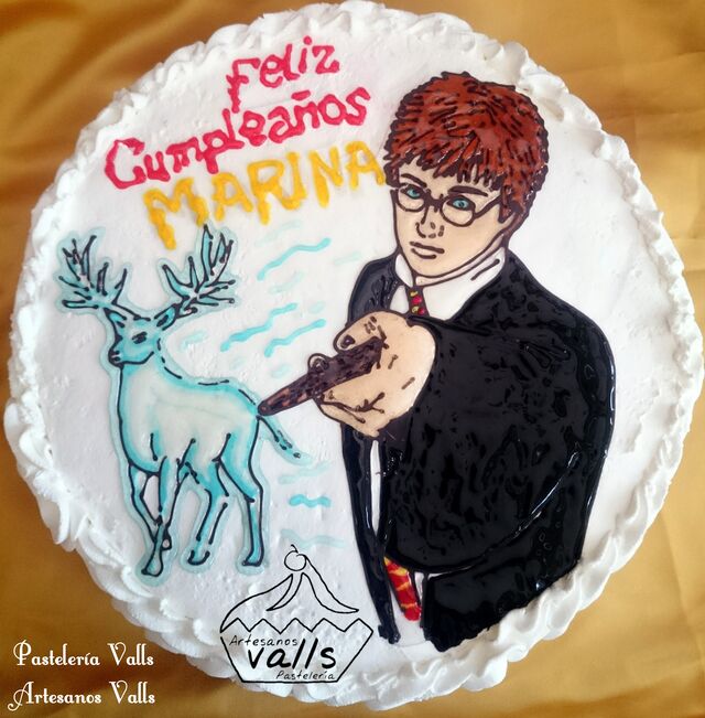 Tartas personalizadas.
Infantiles, juveniles, aniversarios...
Elige el tamaño, el relleno y la decoración que más te guste.