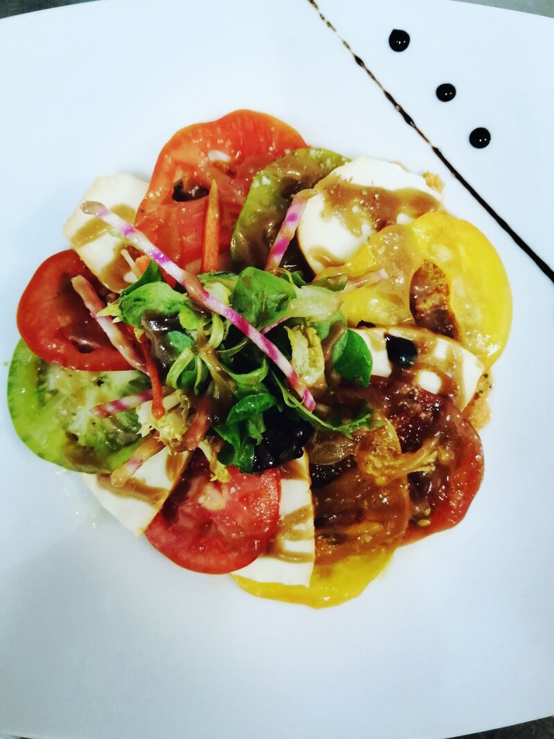 Carpaccio de tomates à l'ancienne / Scamorza fumée / Pesto de Tomate