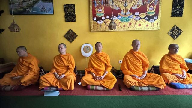 Mönche bei uns im Thai Garden