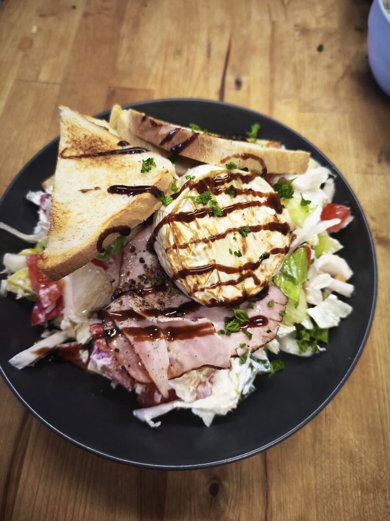 Salátek s hermelínem