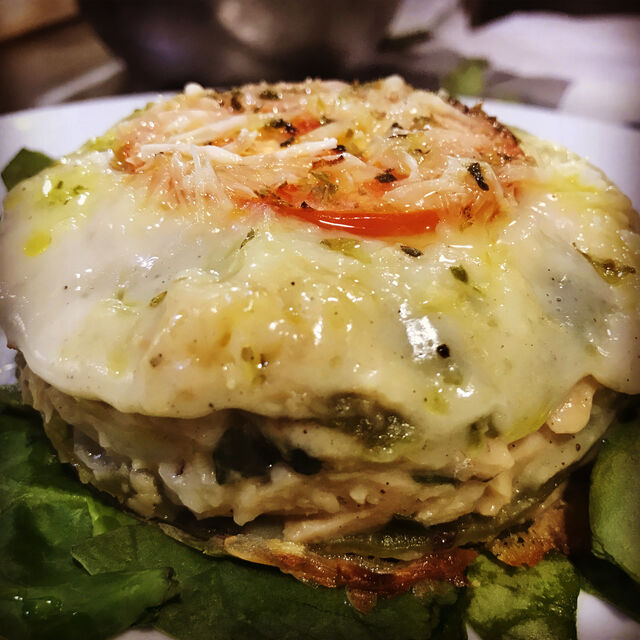 Lasaña de heura con bechamel y queso gratinado