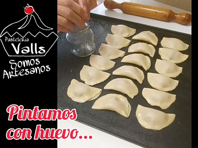 Elaboración artesana de los Pastelitos de Boniato y Pastelitos de Yema.