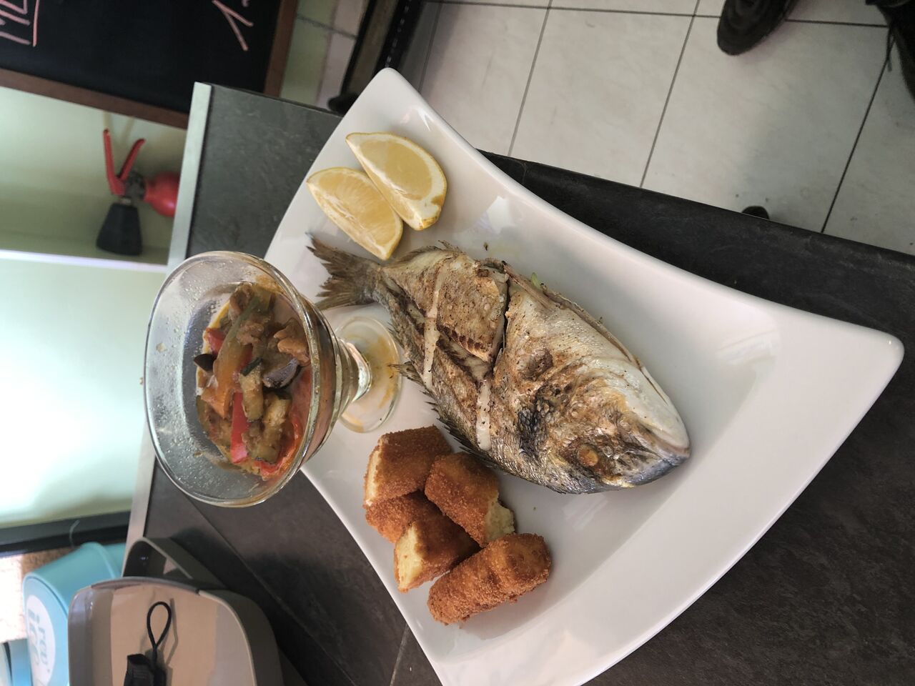 Plat du jour dorade de ligne 