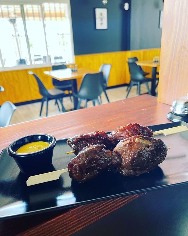 Yakitori de carrilleras