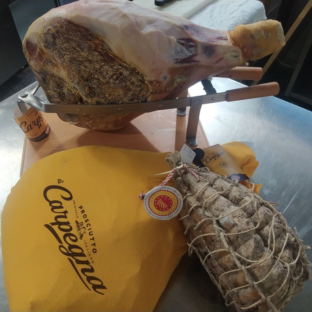 Prosciutto Carpegna D.O.P. Oltre 20 Mesi di Stagionatura & Culatello di Zibello D.O.P.