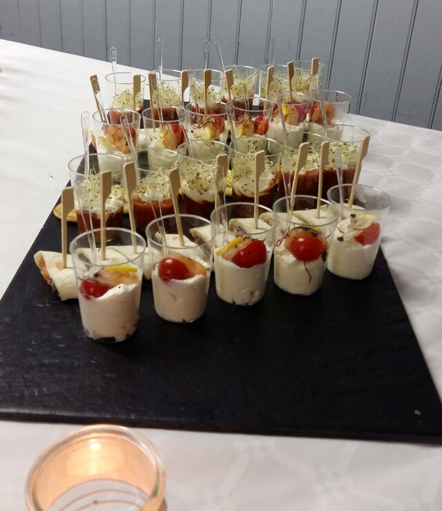 Présentation d'un cocktail de mariage.