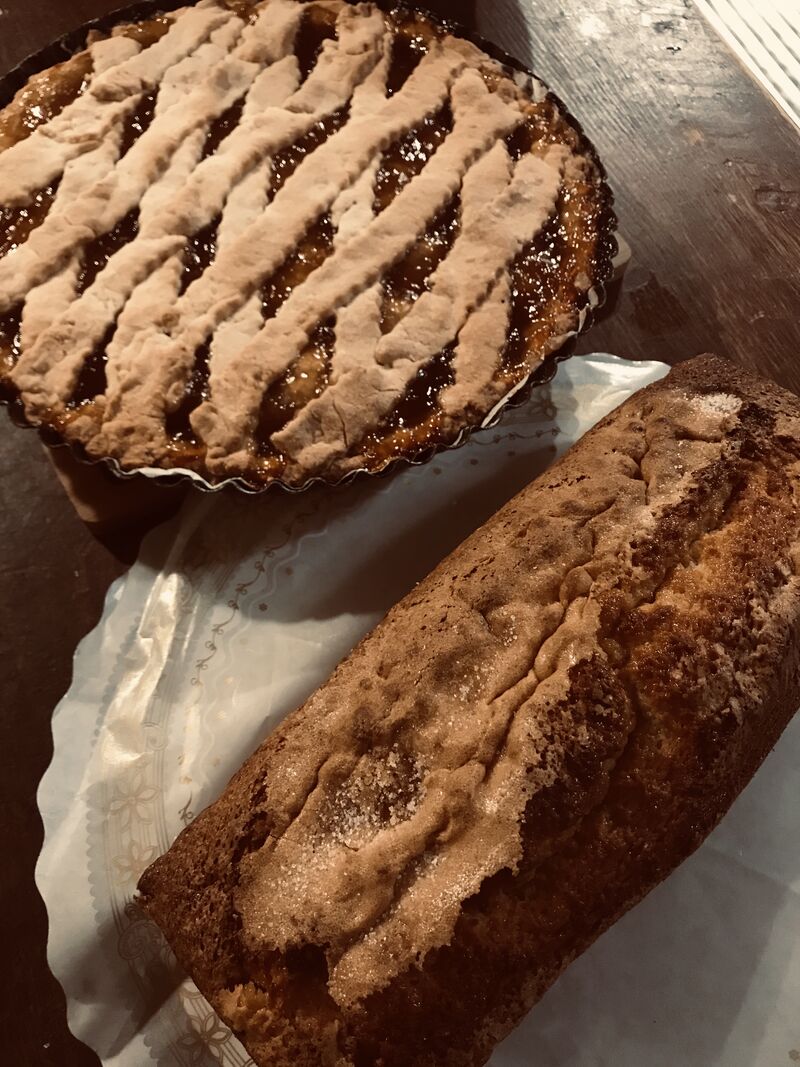 Postres caseros: crostata de fresa y tarta de chocolate