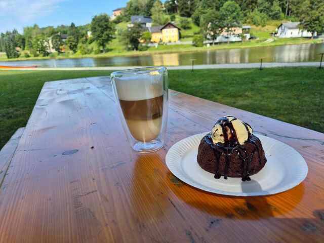 Kaffee mit Kuchen