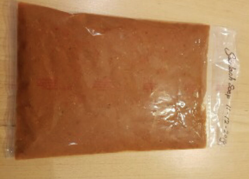 Alle produkten zijn vacuum verpakt in kookzakken, die u makkelijk kunt opwarmen in een pan met warm water.