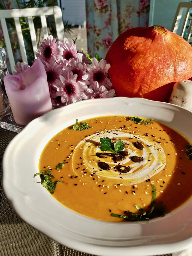 Kürbis-Ingwer Suppe mit Kokosmilch