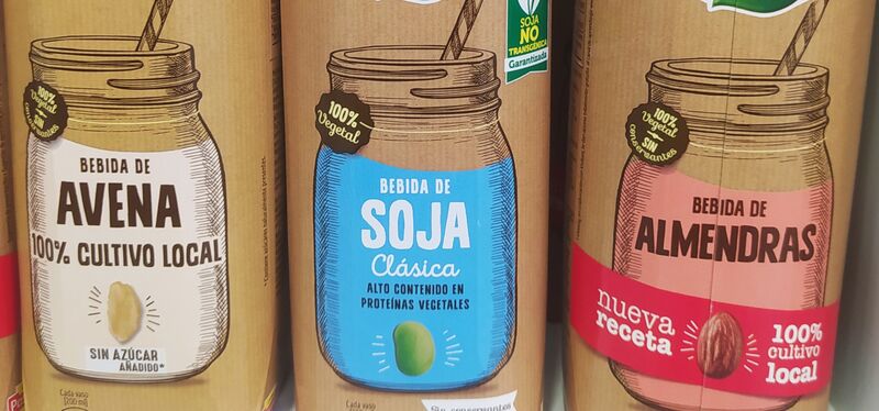 Elige tu bebida favorita para cafés o batidos entre: Avena, Soja, Almendras o leche Sin lactosa.