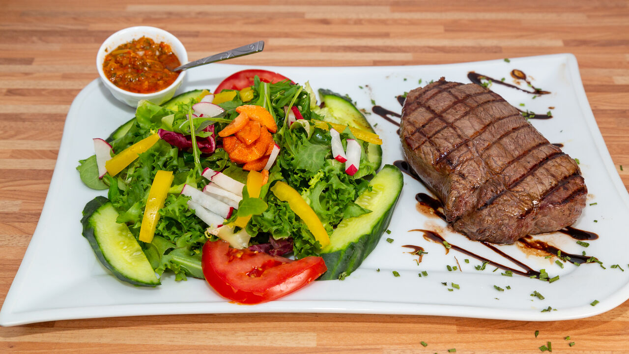 Argentinisches Hüftsteak 250 gr mit Salat 