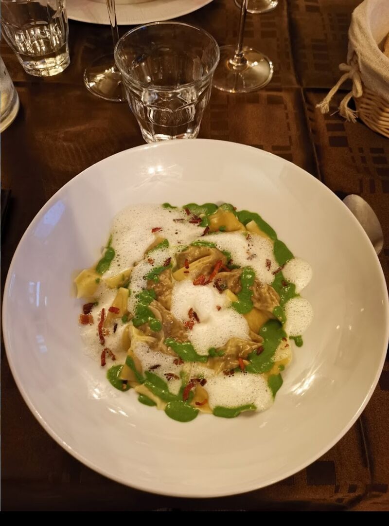 les ravioles d'escargots et sauce persillade. 