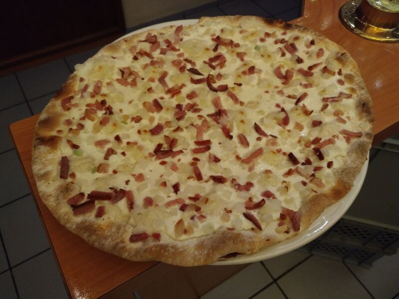 Leckerer Flammkuchen Elsässer Art