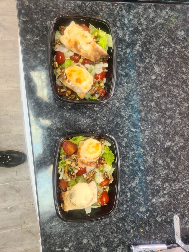 Salade de chèvre chaud