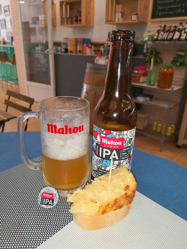 Una IPA de importación muy especial para los que gusta las cerveza especiales amargas con personalidad.