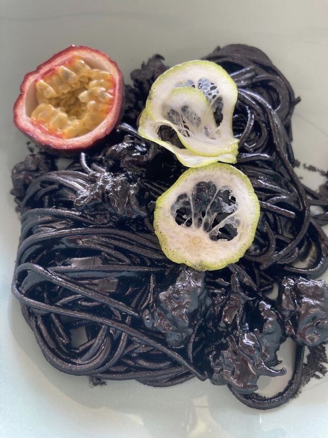 SPAGHETTI NERO E LIME