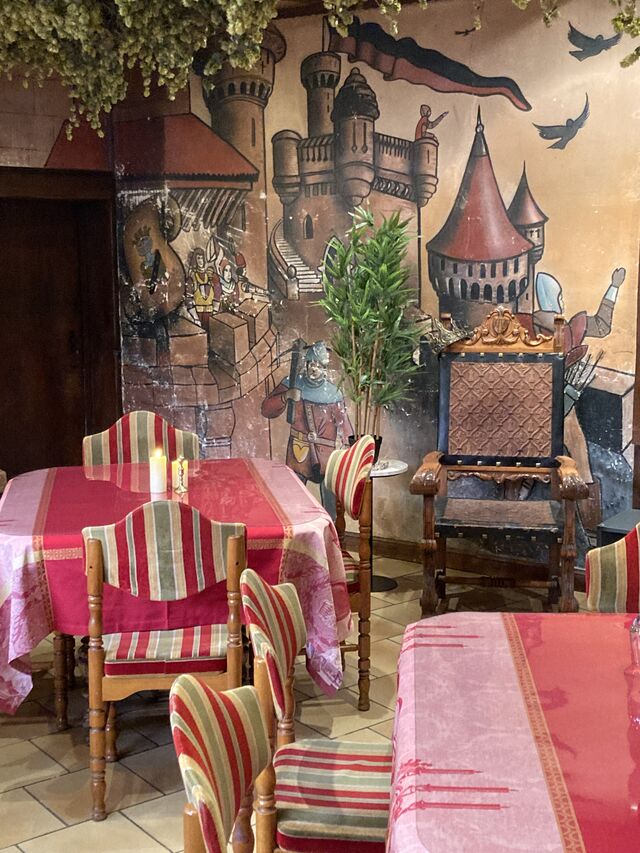 À la Table du Roi – Le Trône vous attend