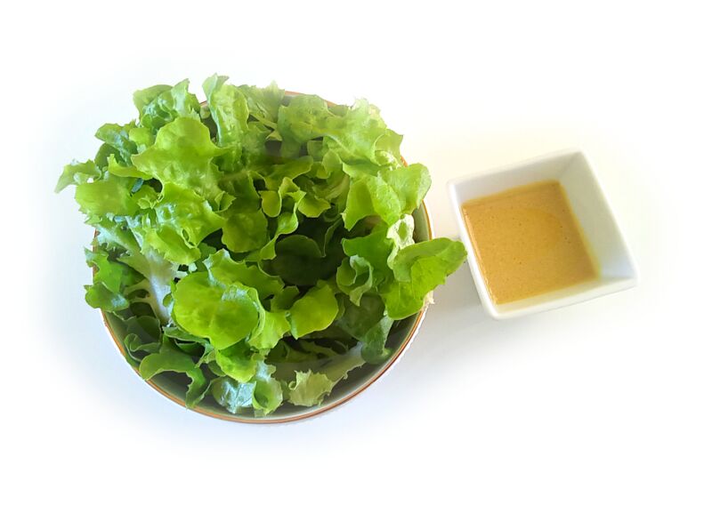 Salade bio & vinaigrette maison.
