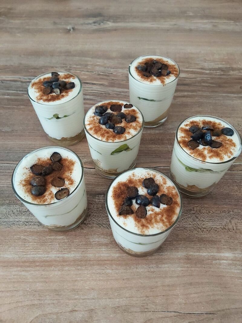 Joghurttiramisu mit Heidelbeeren 