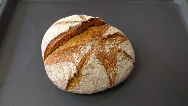 Khorazan (Farine de blé de Khorazan Bio, à base de levain de meule. Blé dur qui a été découvert en Egypte sous une pierre)