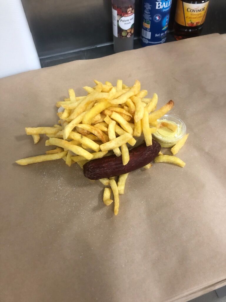 Une frite cervelas pour madame! 