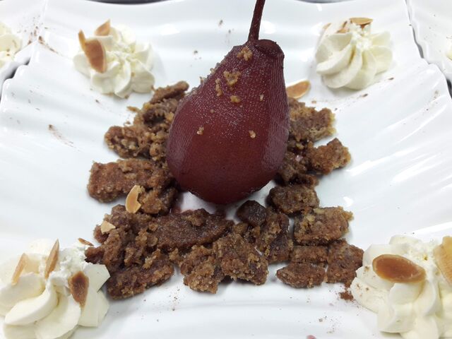 Poire pochée à l'Irouleguy