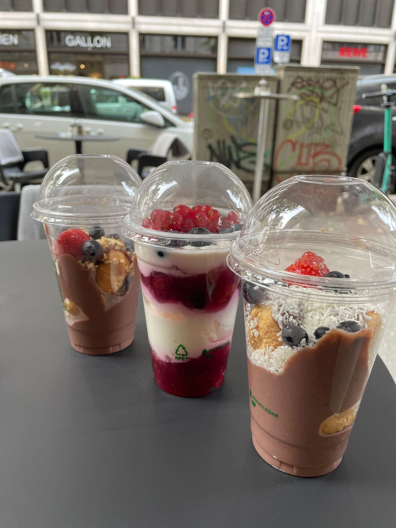 Früchte-Quark-Becher