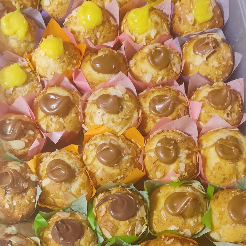 Les muffins fourrés: nutelado (sans huile de palme), caramel au beurre salé, crème de noisette, crème de citron.
