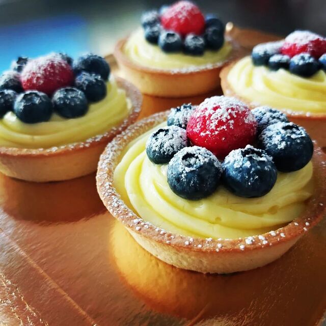 Tartelette à la crème pâtissière et aux fruits 😋😋😋