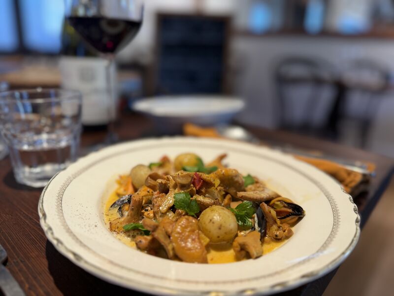 Bouillabaisse de giroles au safran d'ici, moules de bouchot et petites pommes de terres