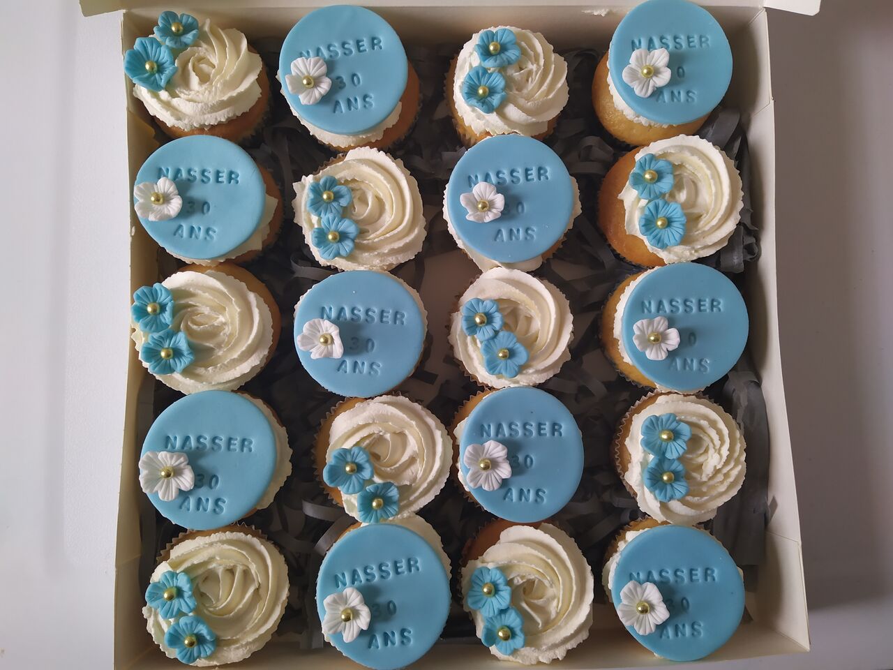 Cup cake vanille insert fraise 