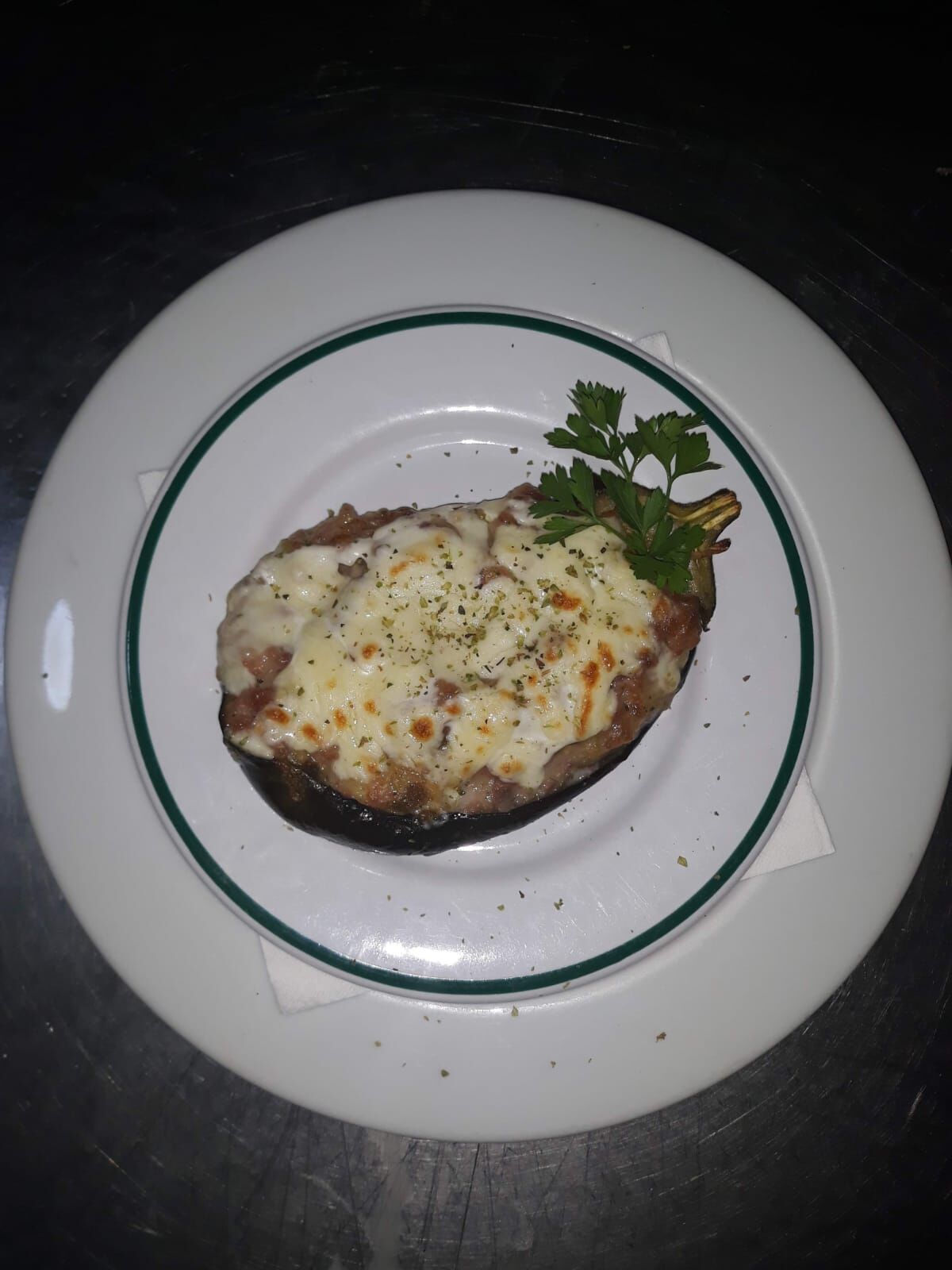 Berenjena rellena de carne y queso 