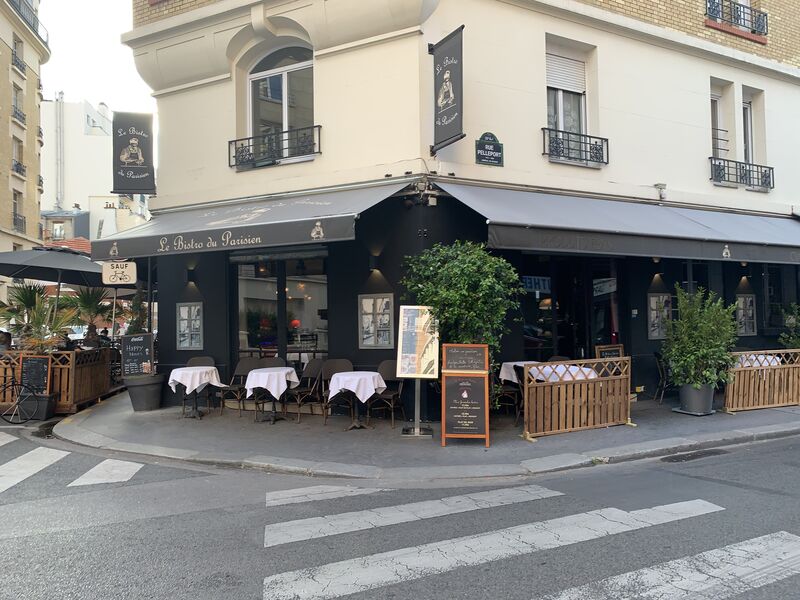 La façade du bistrot du parisien
