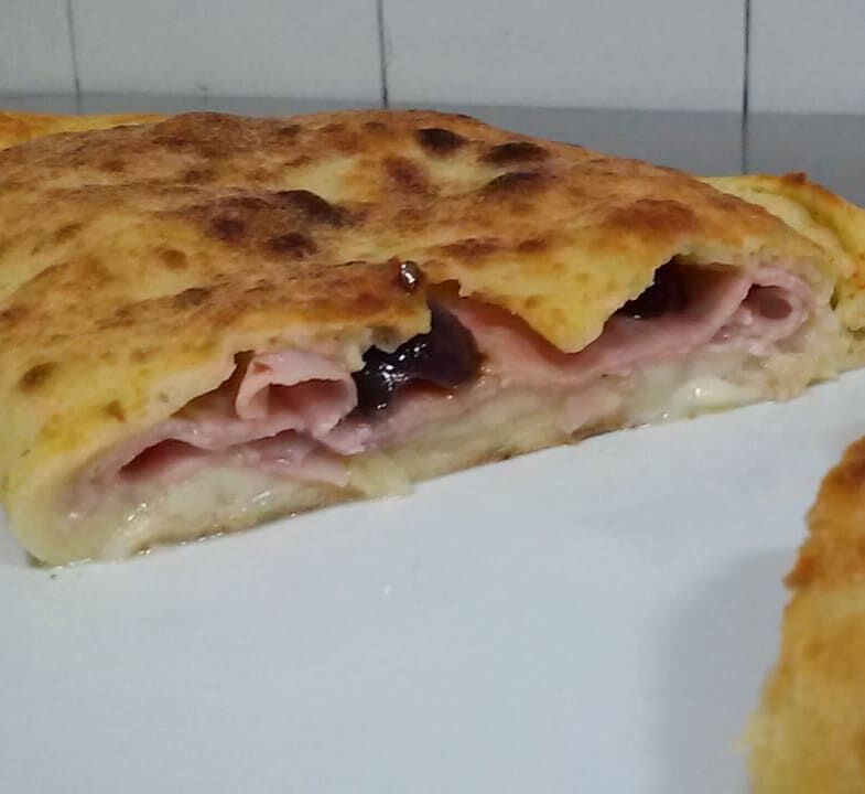 Ecco un magnifico Calzone Semplice con Olive ?? Buon Appetito ? ??